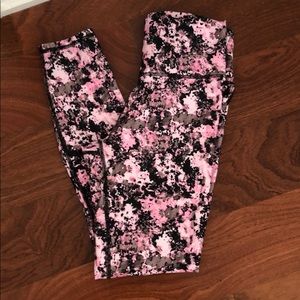 NWT Printed Fabletics Leggings